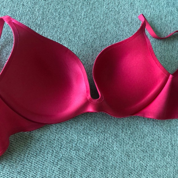 Victoria’s Secret Push-Up Bra - Picture 5 of 5